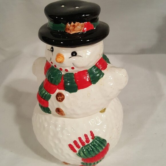 The Cellar Macy's Christmas Snowman Salt & Pepper Shakers Handpainted Style PL11 - Picture 2 of 9